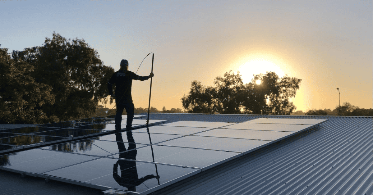 Commercial Solar Panel Cleaning. (7)
